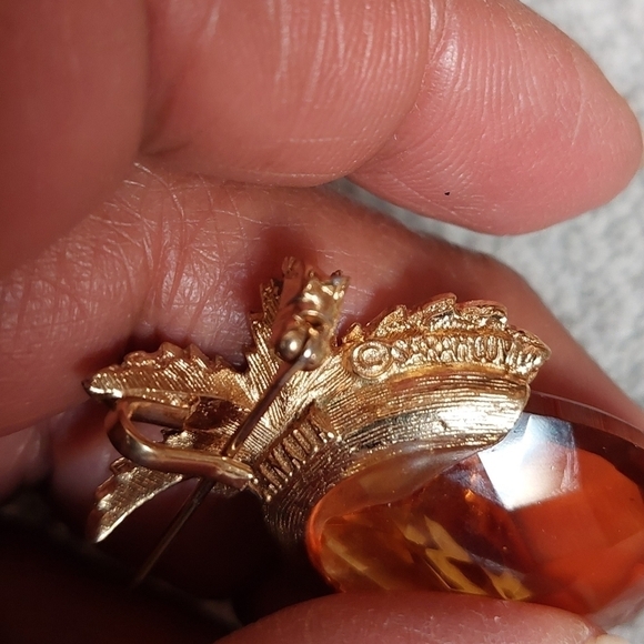 Vintage* 70s Sarah Coventry Pineapple Pendant - Picture 4 of 7